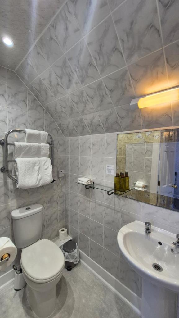 Corriemar Guest House - Tap to explore photos