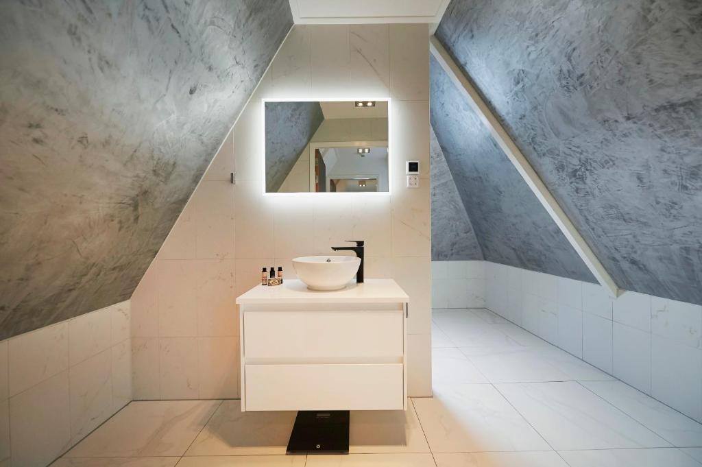 "DE BANK" - Hotel Apartments photo 1