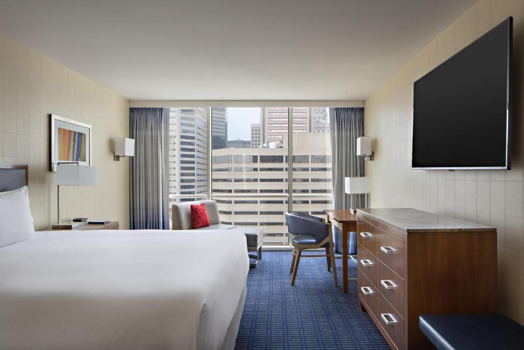 Hyatt Regency Baltimore Inner Harbor Room Type - Queen Room - High Floor