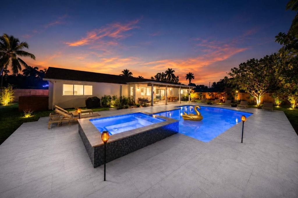 Rooms of Luxury 7BR Villa Vizcaya Pool Sauna Gym Golf