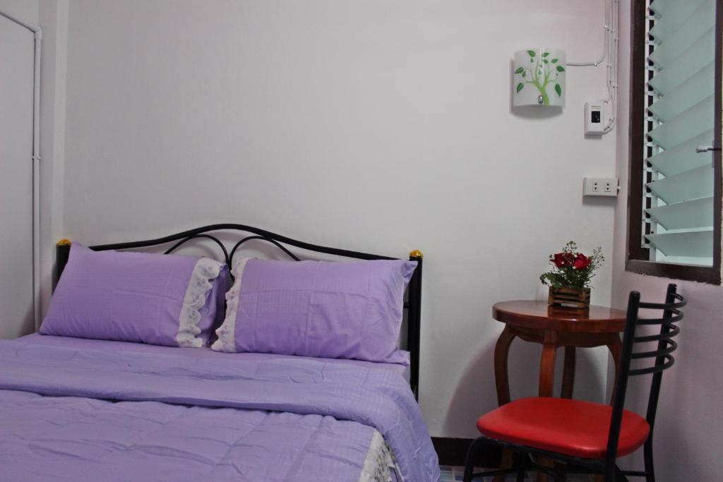 Двухместный (Небольшой двухместный номер с 1 кроватью), Home Base Hostel