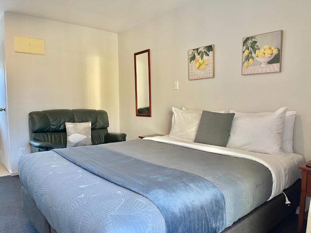 Amalfi Motor Lodge - Tap to explore photos