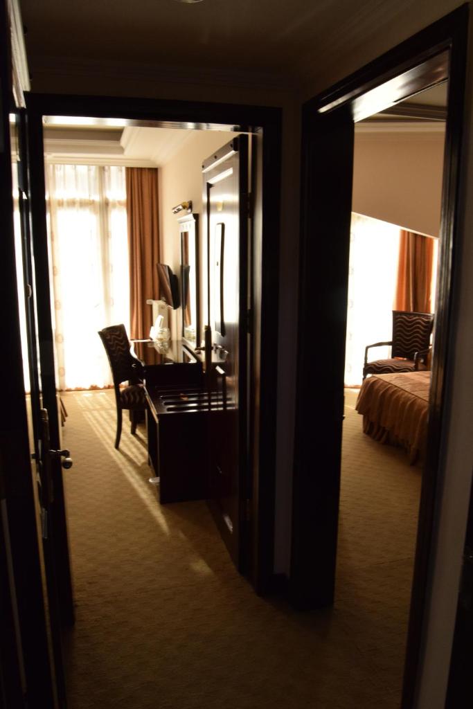 Сьюит (Семейный люкс с 2 спальнями (для 2 взрослых и 2 детей)), Hotel Arca lui Noe