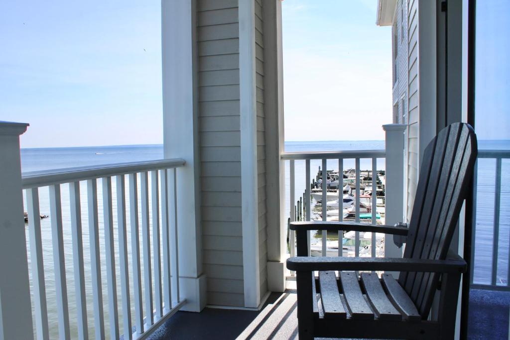Rod 'N' Reel Resort Room Type - Standard Room, 1 King Bed, Balcony