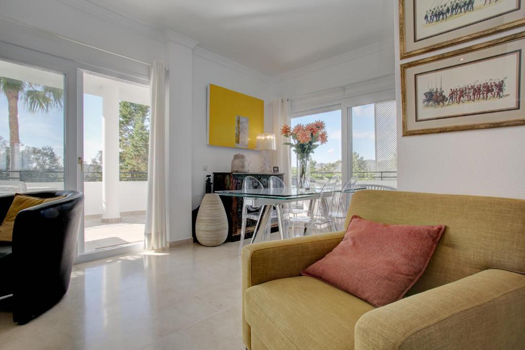 Sunny Golf Apartment photo 3