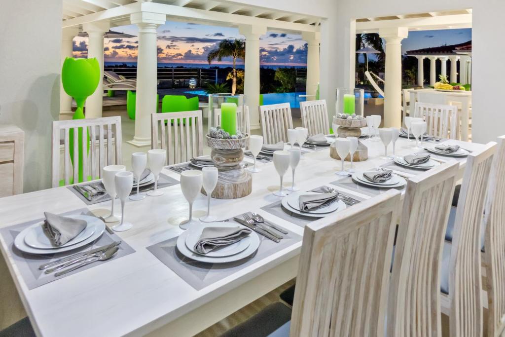 Seafacing Villas Apartments Rentals photo 4