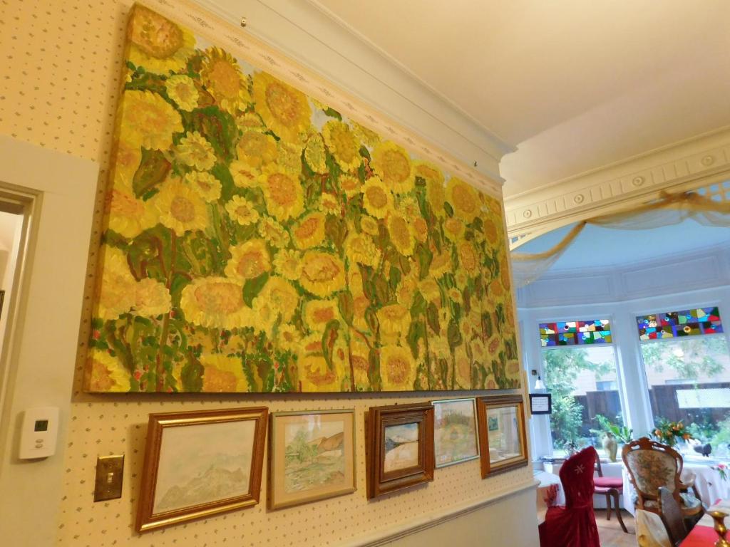 Cliff Crest Bed & Breakfast image