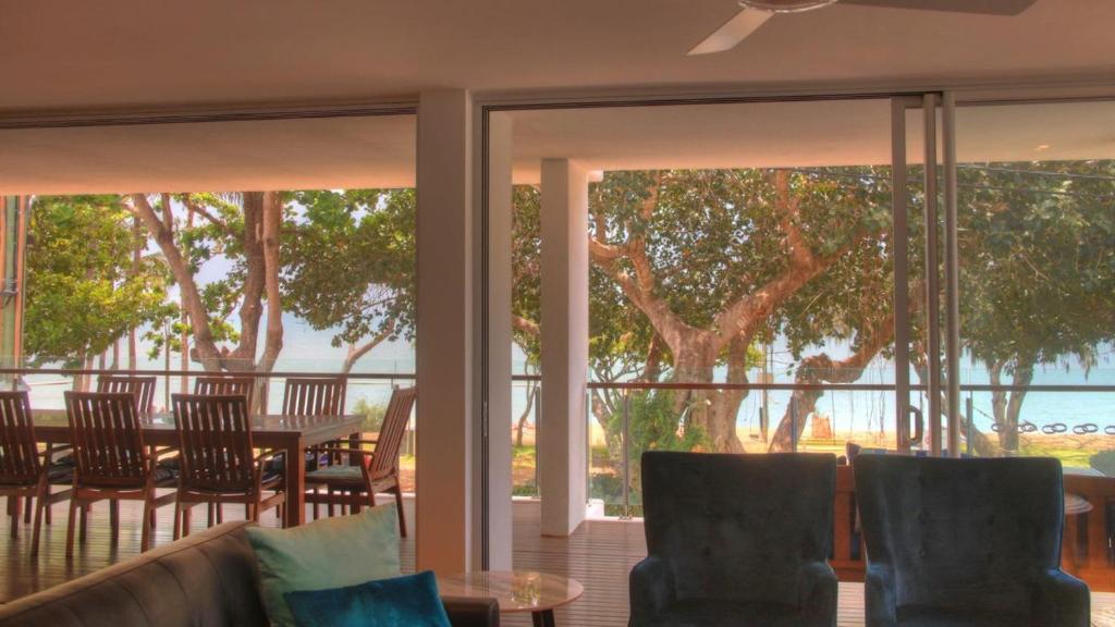 Maggies Beachfront Apt. 3 - Tap to explore photos