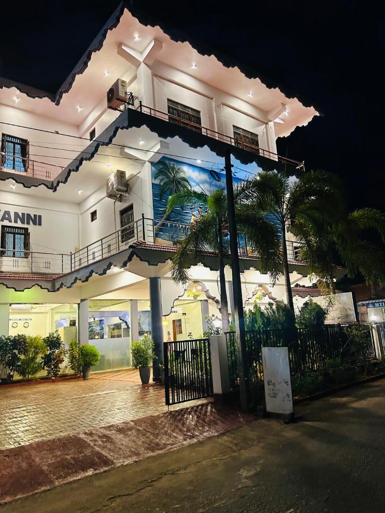 Theevanni Resort - Tap to explore photos
