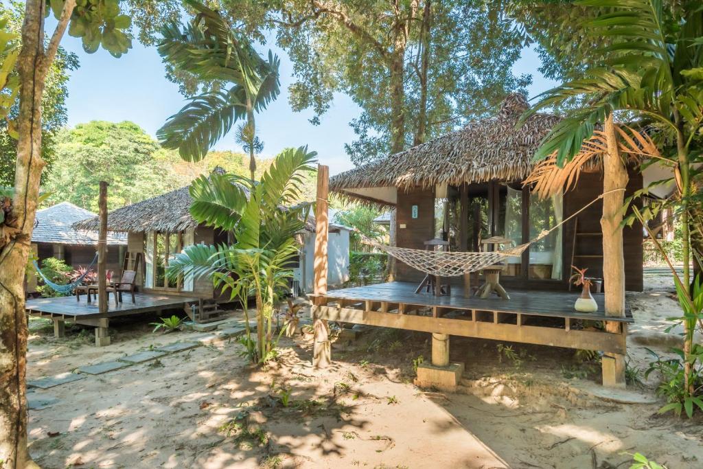 Номер (Улучшенное бунгало с вентилятором, вид на сад), Koh Kood Resort