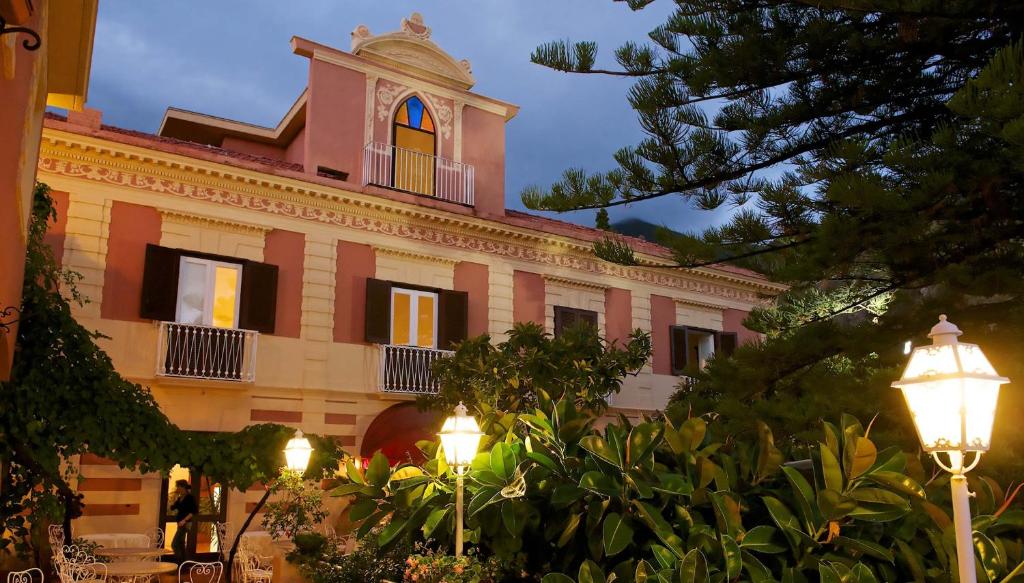 Romantic Hotel & Restaurant Villa Cheta Elite photo 4