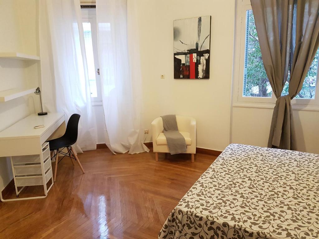 Errathens Aegean Apartment - Athens Center, 5 BD, 2 BATH photo 3