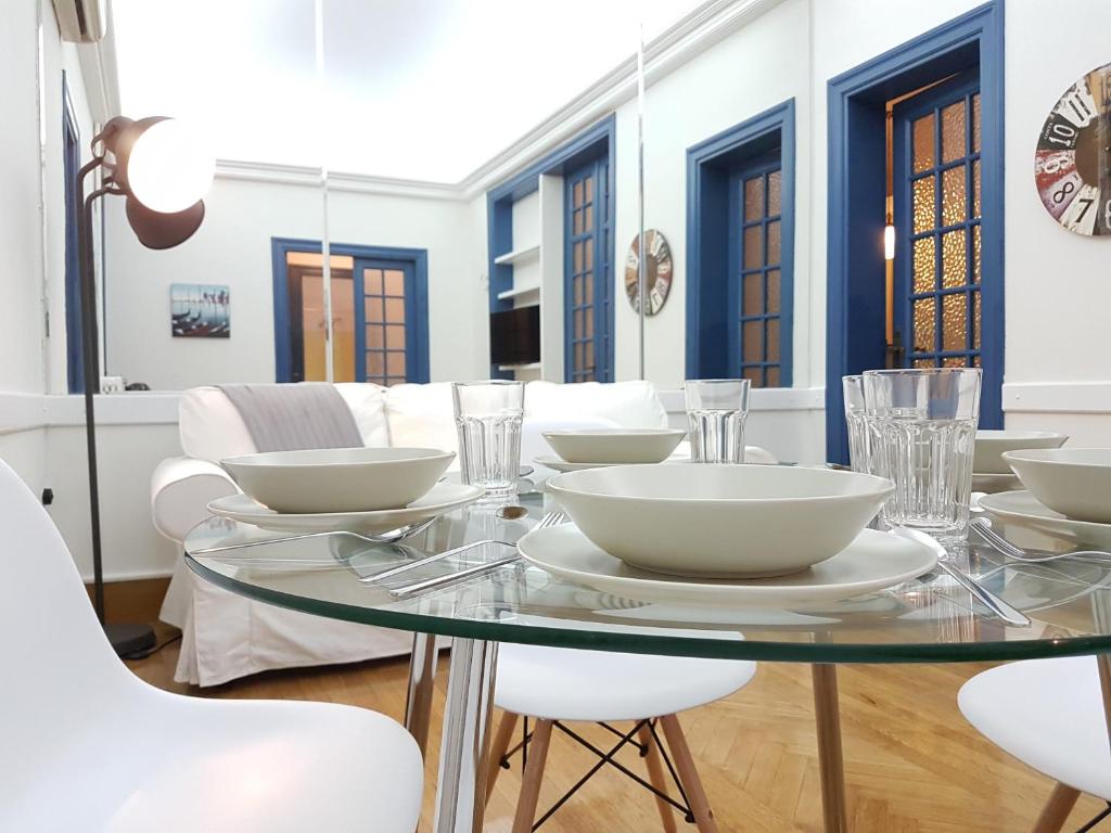 Errathens Aegean Apartment - Athens Center, 5 BD, 2 BATH