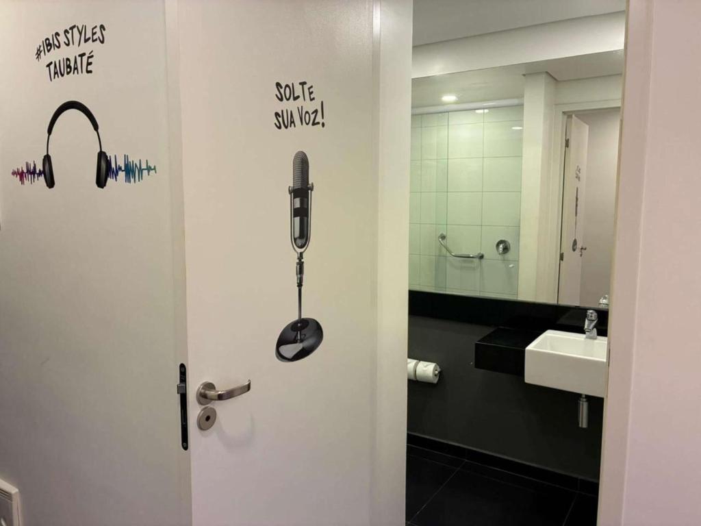 Ibis Styles Taubate - Tap to explore photos