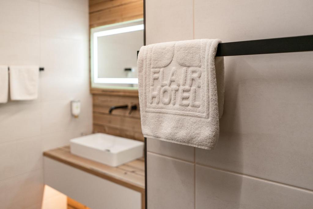 Flair Hotel Mellestollen - Tap to explore photos