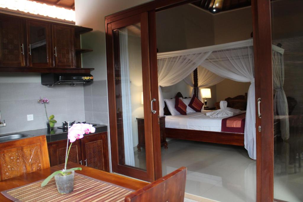Betutu Bali Villas - Tap to explore photos