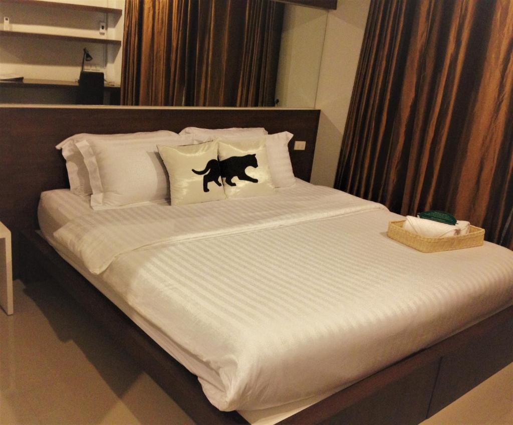 Двухместный (Двухместный номер Делюкс с 1 кроватью), Bed By City Surawong-Patpong Hotel
