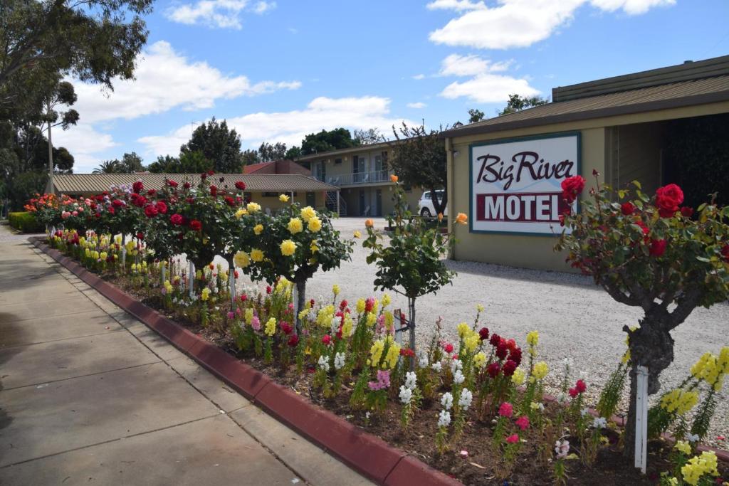 Big River Motel photo 2