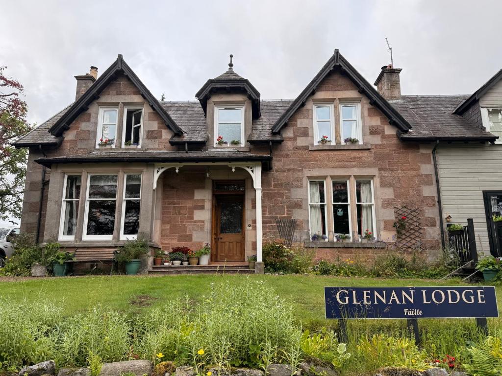 Glenan Lodge Self Catering - Tap to explore photos