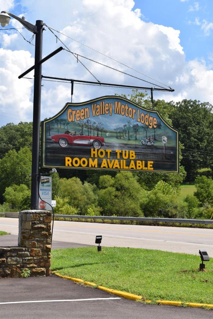 Green Valley Motor Lodge photo 1