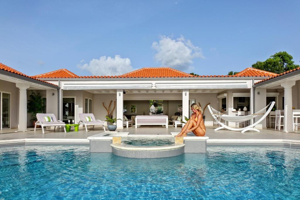 Seafacing Villas Apartments Rentals photo 1