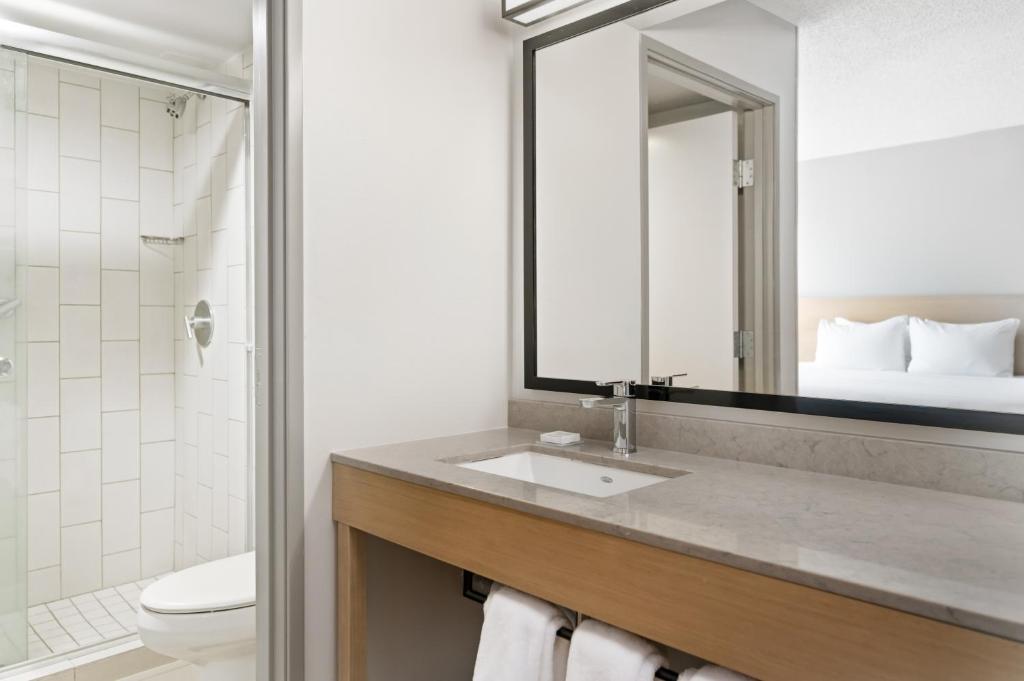 Hyatt Place College Station Room Type - King Room with Sofa Bed