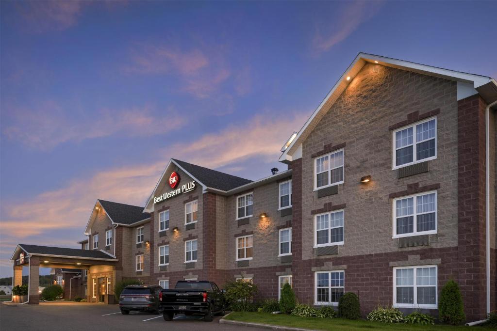 Best Western Plus Grand-Sault Hotel & Suites - Tap to explore photos