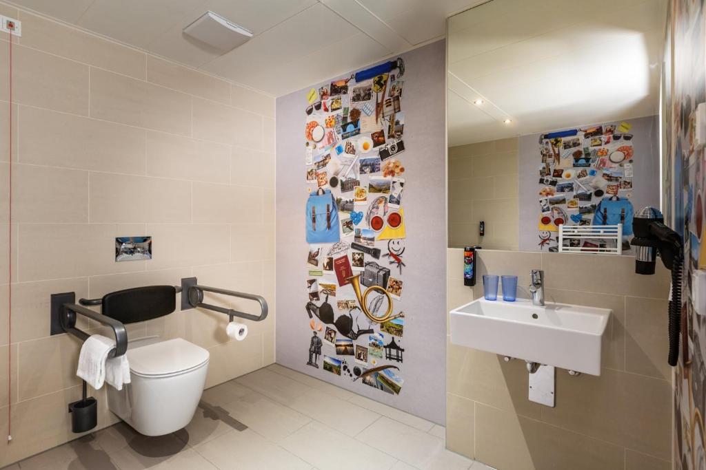 Holiday Inn - the niu, Mesh Stuttgart Messe by IHG - Tap to explore photos