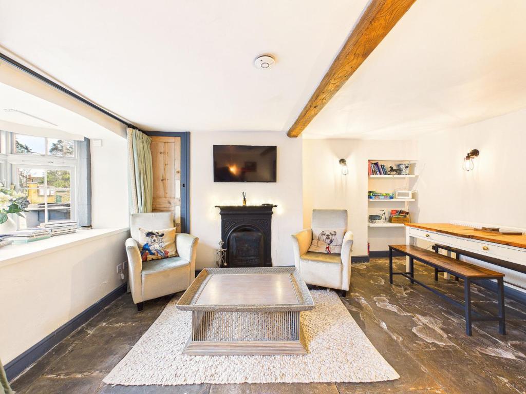Bay Tree House by Signature Stays - Cosy Cottage - Moreton-in-Marsh - Cotswold - Tap to explore photos