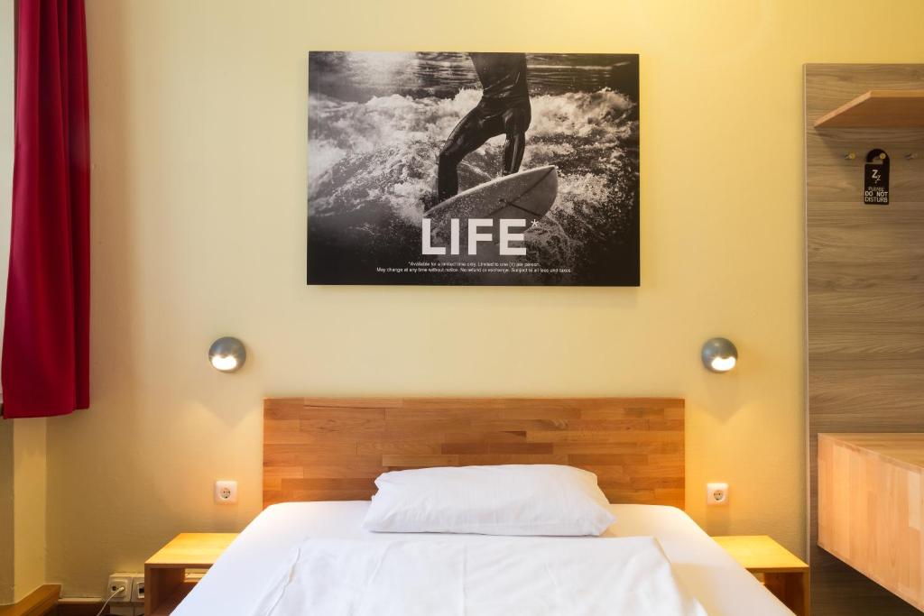 Одноместный (Одноместный номер с общей ванной комнатой), Euro Youth Hotel Munich
