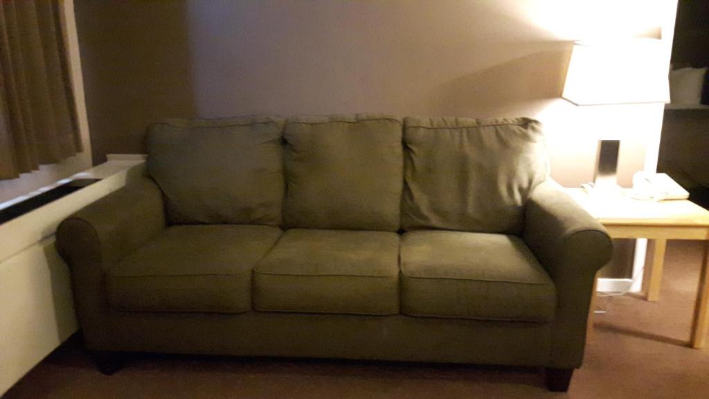 Canway Inn & Suites photo 2