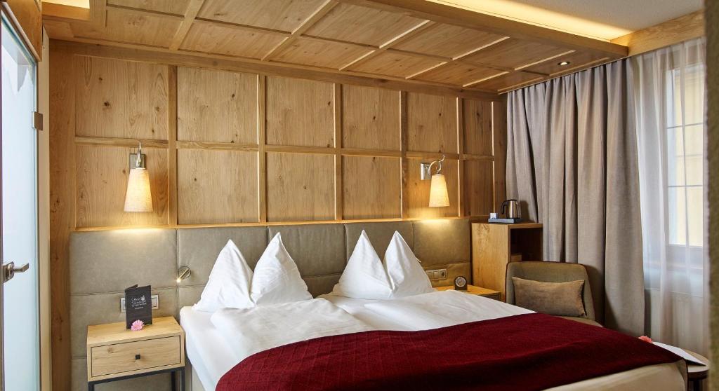 Двухместный (Небольшой двухместный номер с 1 кроватью), Hotel Innsbruck