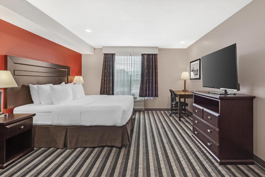 Best Western Plus Meridian Hotel - Tap to explore photos