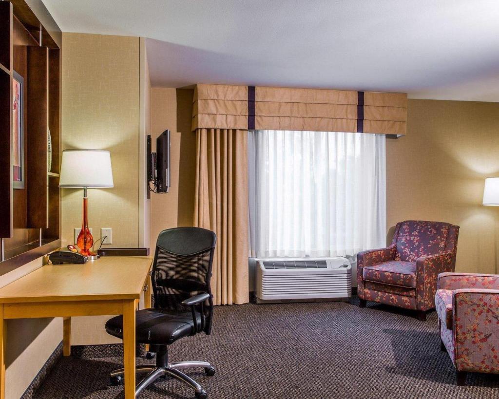 SpringHill Suites by Marriott Appleton - Tap to explore photos