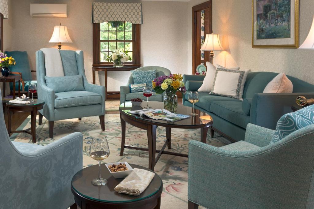 Old Harbor Inn image