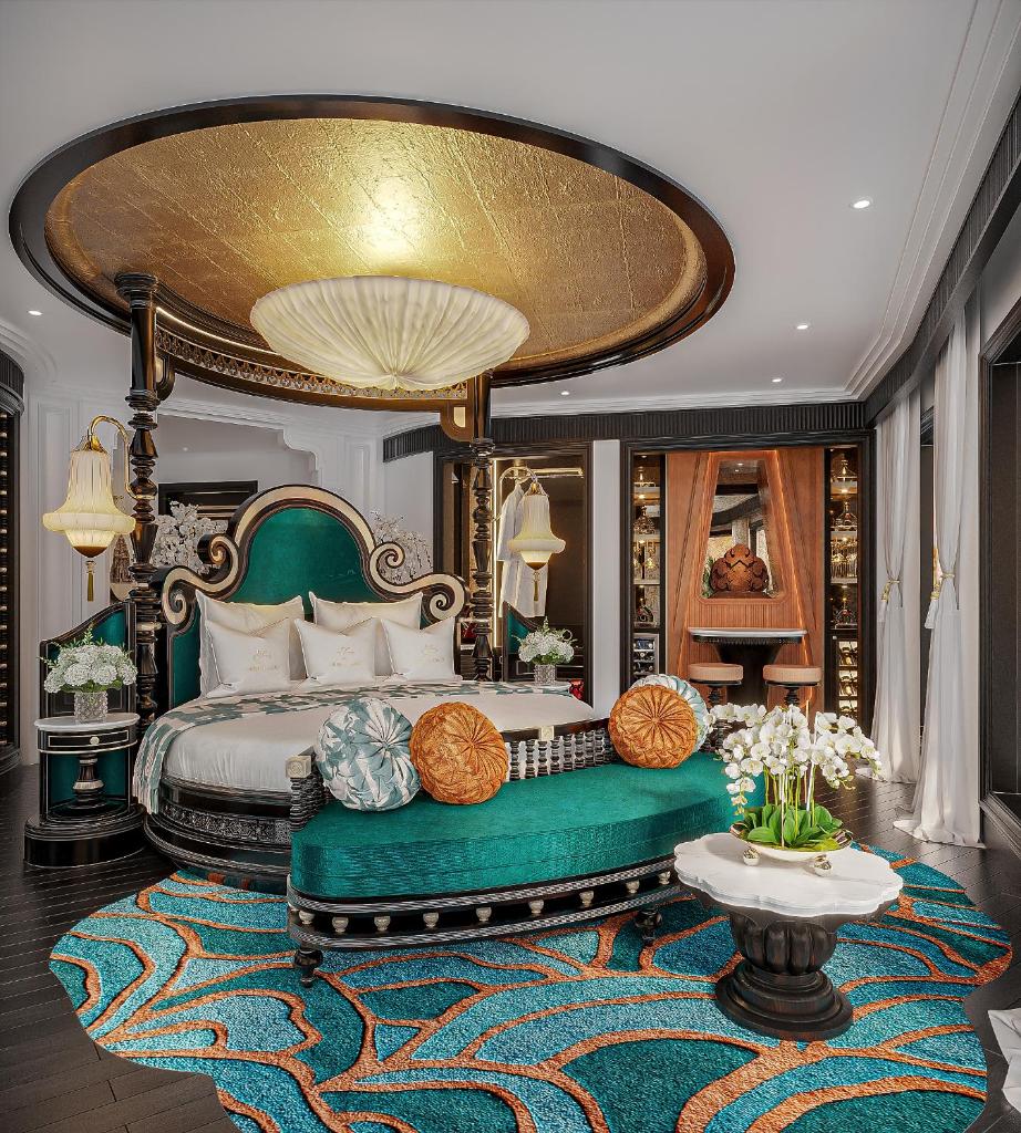 Orient Legacy Cruise Room Type - Superior Suite with Sea View and Balcony