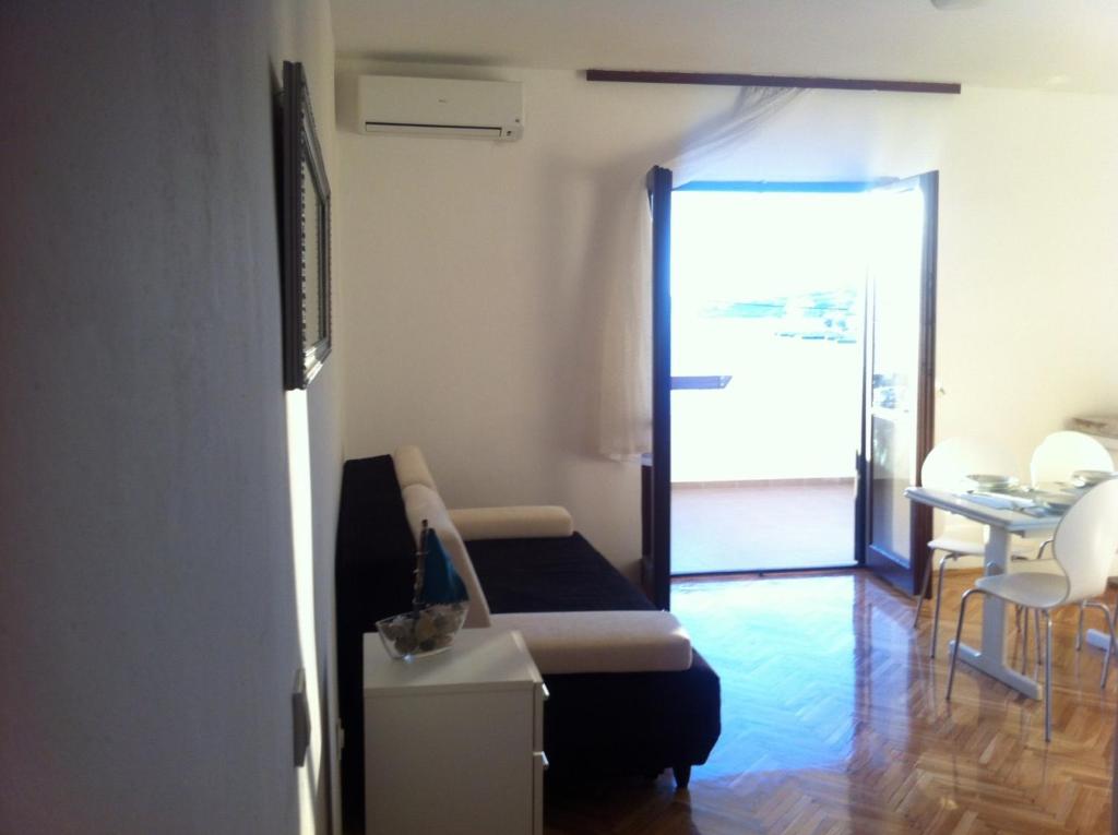 Apartment Zvonko photo 3