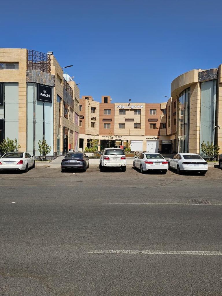 Nawah Al Azizia Hotel - Madinah - Tap to explore photos