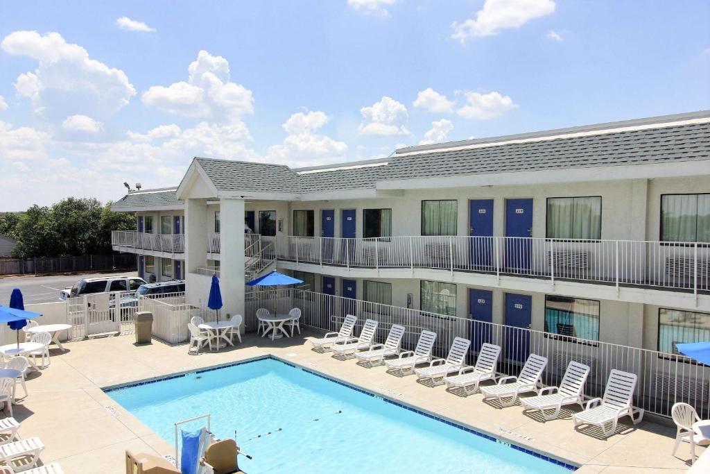 Motel 6-Austin, TX photo 3