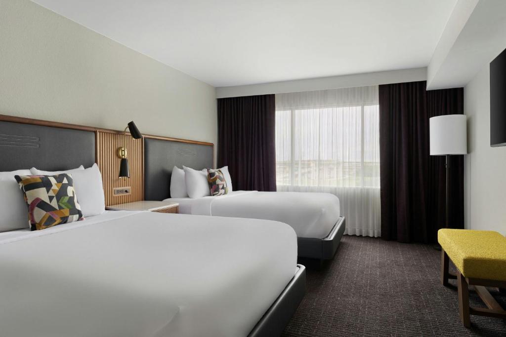 Crowne Plaza Suites Arlington - Ballpark - Stadium, an IHG Hotel - Tap to explore photos