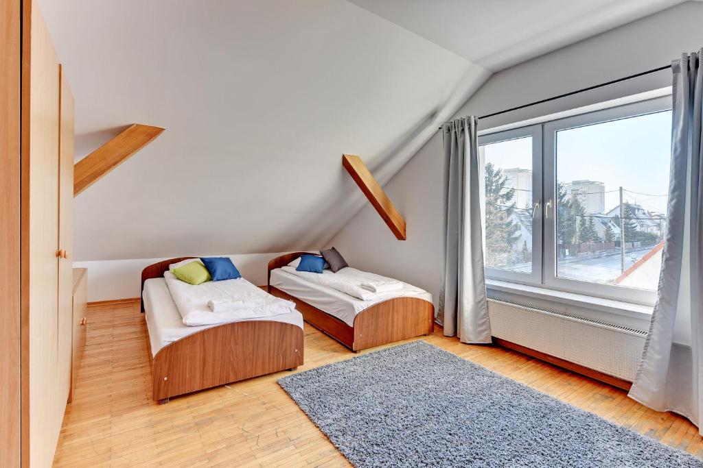 Четырехместный (Четырехместный номер с ванной комнатой), Nice Rooms