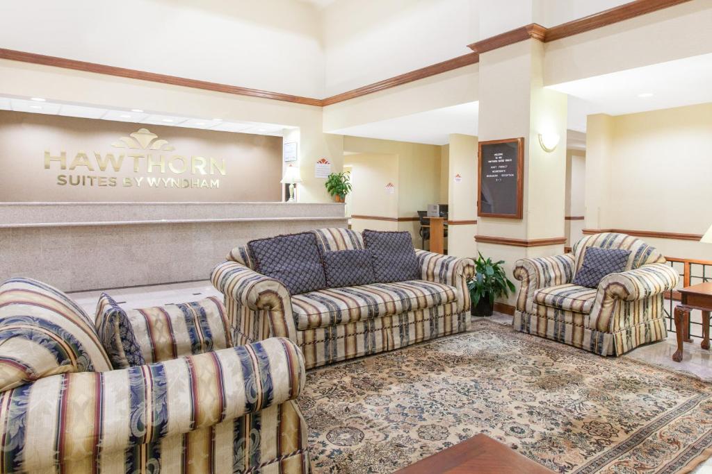 Hawthorn Suites Midwest City photo 3