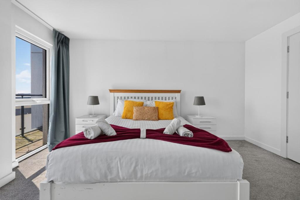 Central Belfast Apartments: Sandford - Tap to explore photos