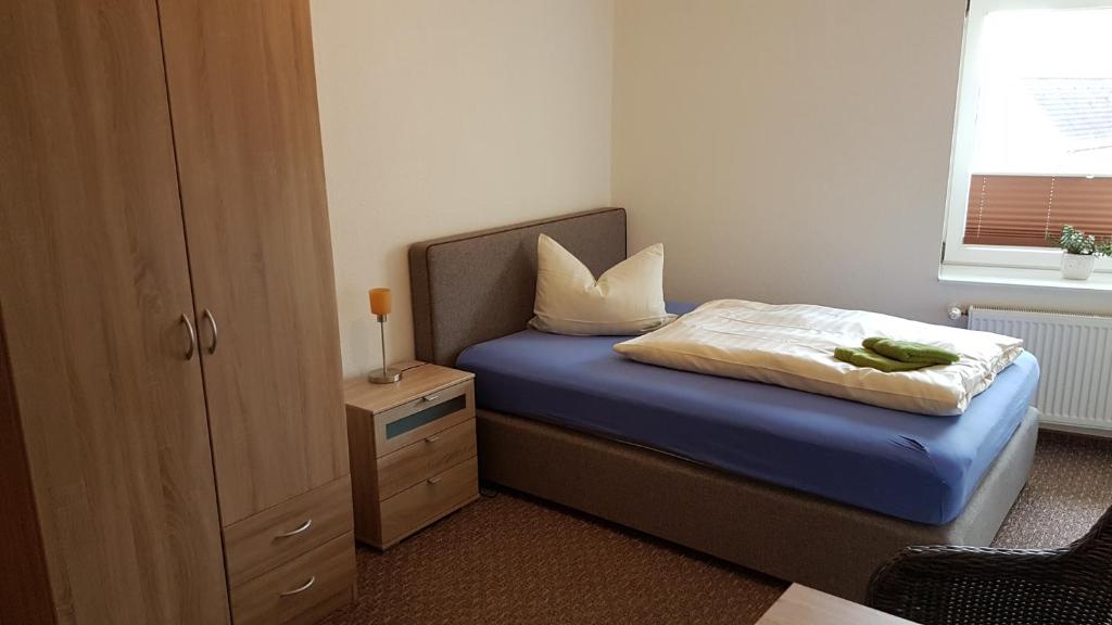 Двухместный (Двухместный номер с основными удобствами и 1 кроватью), Hotel Deutsches Haus Francop