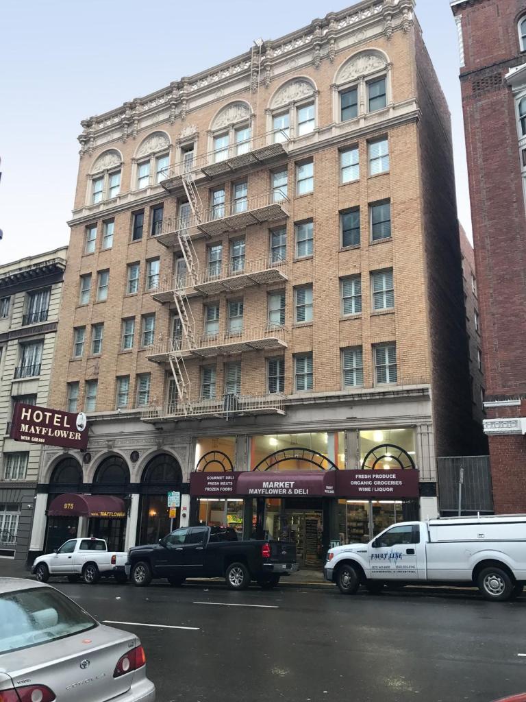 Mayflower Hotel Inc image