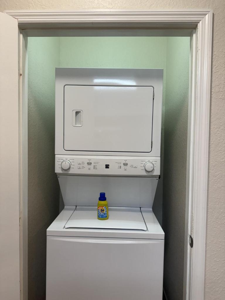 Top-Floor 3BR Poolside Condo at Tuscana near Disney - Tap to explore photos