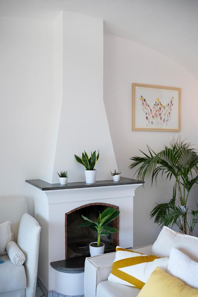Flower Power Apartment (Positano) - Tap to explore photos