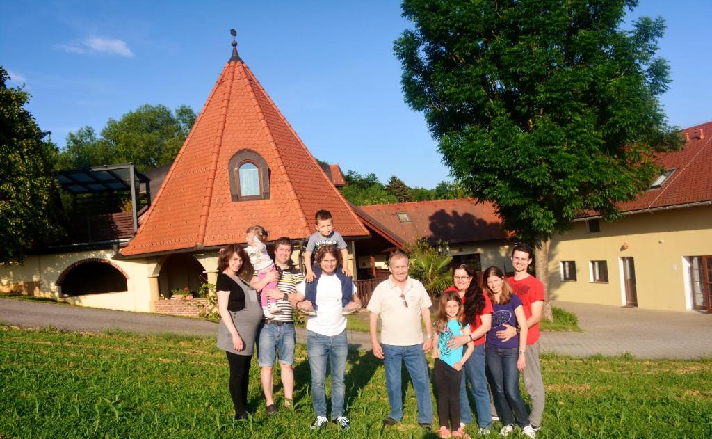 Turistična Kmetija Čebelji Gradič photo 4