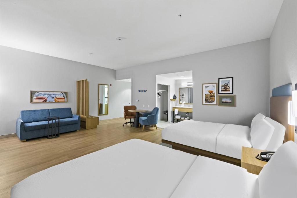 Hampton Inn & Suites by Hilton Lancaster - Tap to explore photos