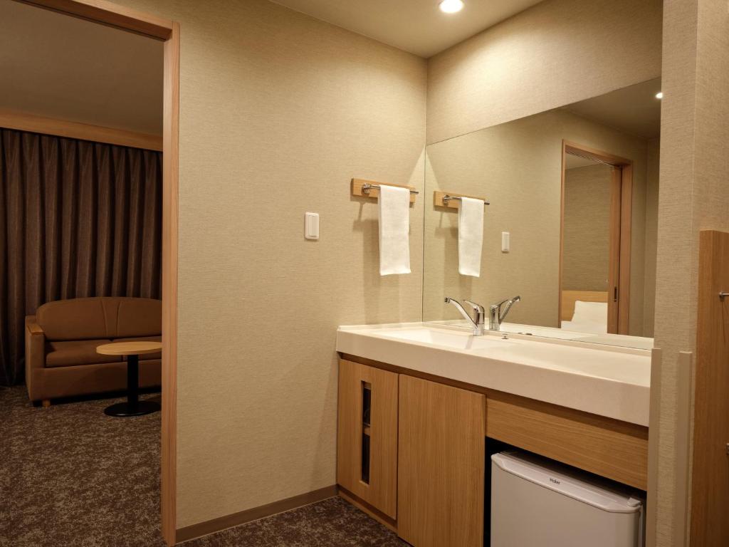 Dormy Inn Hiroshima Hot Spring - Tap to explore photos